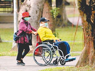 开放免评 长辈免被迫送机构