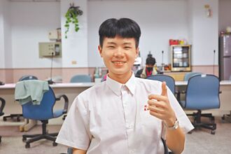 立志當樹醫師 花農生拚上台大