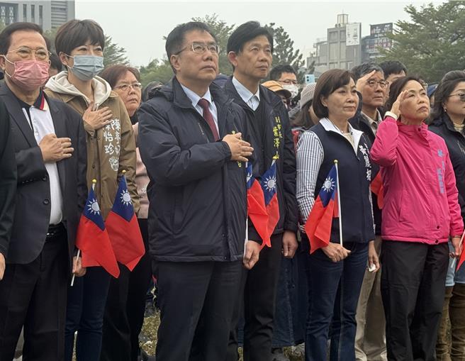 台南市长黄伟哲元旦升旗典礼，展望2025年发展，提到《财划法》再批造成台南损失更多。(曹婷婷摄)
