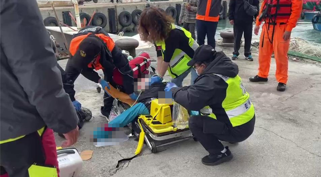 台东富冈渔港发生女子溺水意外。（读者提供／蔡旻妤台东传真）