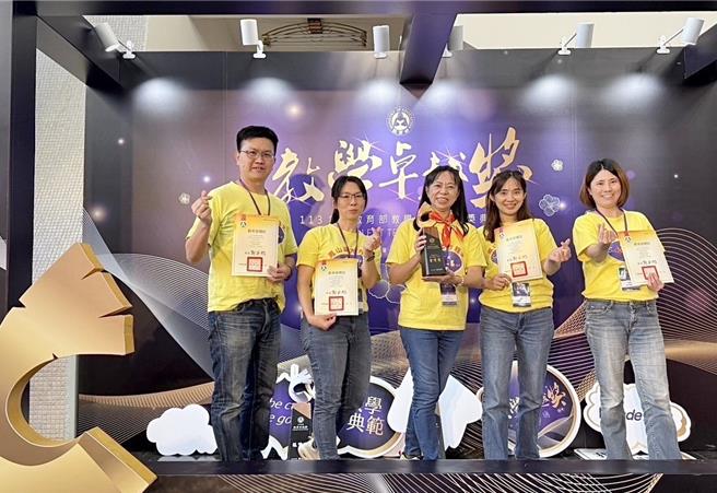 凤山国中荣获2024教育部教学卓越金质奖，以「感光设计师」课程，以教育的力量点燃老师的热情、照亮孩子内心潜力与未来希望之光。（教育局提供／纪爰高雄传真）