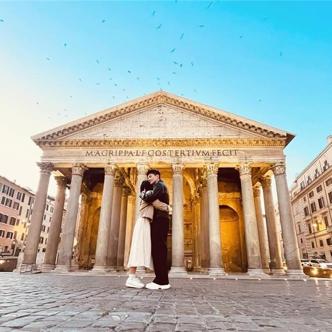 是元介放闪，不过没曝光老婆正面。（是元介脸书）