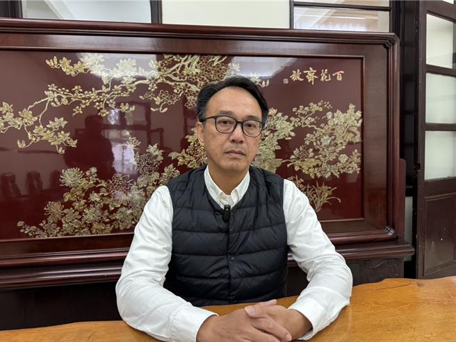 民眾党新竹党部主委李国璋1日晚间表示，台湾司法堕落的速度超乎人们的想像。（陈育贤摄）