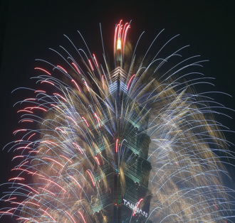 跨年搭捷運！妹子驚「身邊不是台灣人」一票人喊：真的超多