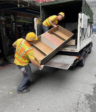 北市再生家具送暖助弱 增列獨居老人、資收個體戶