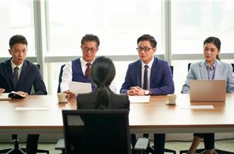 陆应届生千军万马抢进银行  AI面试成了一道新门槛