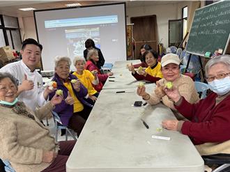 世界金牌李冠儒返乡分享蔬果雕刻 宜兰92岁奶奶展手艺