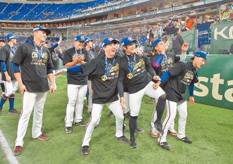 日本看棒球比賽可見酒促小姐 台酒跟進？董座曝光時間