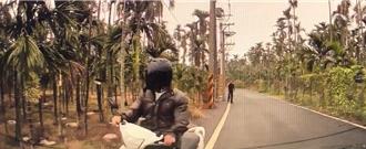 屏東通緝犯毒駕衝撞警車拔腿逃　檳榔園狼狽落網搜出2包毒品