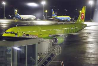 新年第2天飛安又出狀況！俄空巴79人客機降落滑出跑道