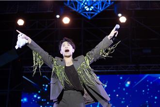 韋禮安驚喜宣布好消息 屏東開唱當場送「海獅」全場嗨翻