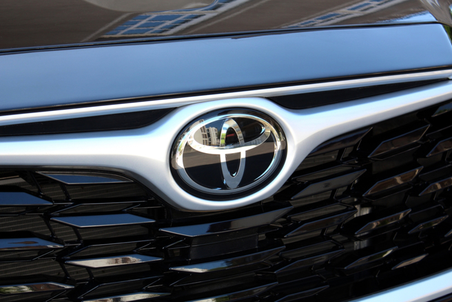 研调机构公布最受消费者信赖的汽车品牌，TOYOTA与Lexus名列前茅。（图／shutterstock达志）