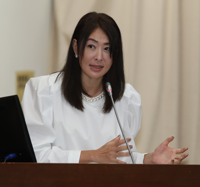 贾永婕接任台北101董事长后，一举一动都是话题，图为贾永婕2024年10月出席立法院财委会备询。（图／中时资料照）