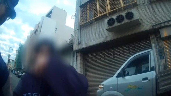 台中一名19歲陳姓女子日前透過交友軟體結識男網友，原以為能迎來一場浪漫的晚餐約會，卻不料淪入詐騙集團的圈套。（翻攝畫面）