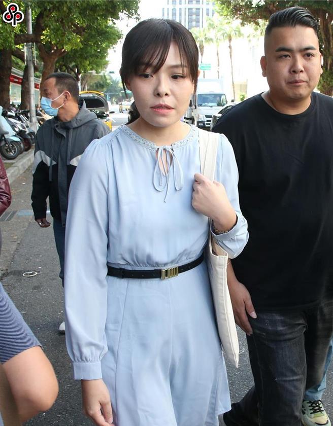 停职中的新竹市长高虹安，在立委任内涉嫌诈领助理费，一审遭判处有期徒刑7年4月，案件上诉第二审，高等法院日前开庭，传唤高虹安（前）出庭。（中时资料照片，赵双杰摄）