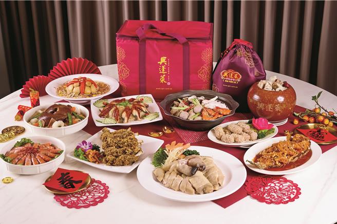 大葉高島屋推興蓬萊「溫馨小家庭4人套餐」4300元、「三代全家福8人套餐」1萬2380元，數量有限。（大葉高島屋提供／朱世凱台北傳真）