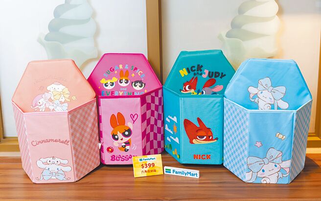 全家集結人氣IP打造21款可愛福袋，包括「六角收納箱」399元。（吳松翰攝）
