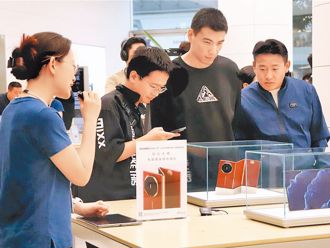 大陸市場手機出貨量下降  5G手機佔比持續增長