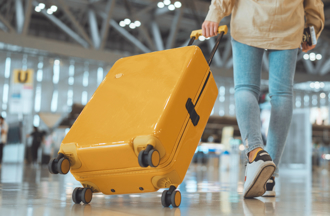 扯！大咖男星「藏女友在行李箱」偷約會？ 3線索洩身分全網瘋猜