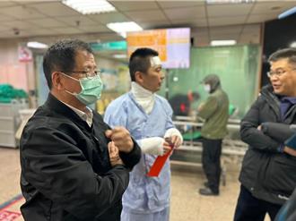 三重公寓火警！新北消防隊員救火負傷 局長親赴醫院慰問