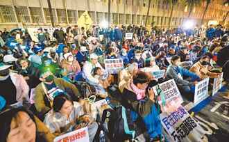 小草力挺 逾3000人入民眾黨
