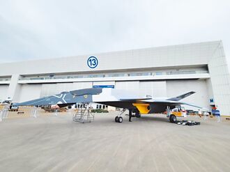 解放軍為何秀肌肉