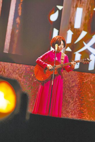 跨年走音惹議 蔡琴宣告開新巡演