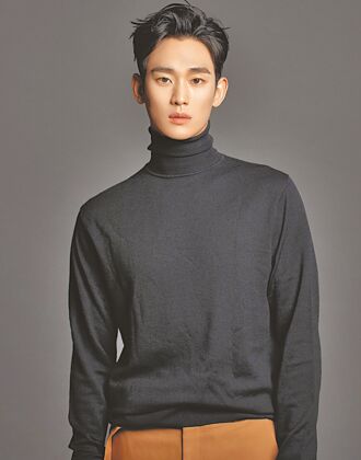 金秀賢降臨高雄櫻花祭獻歌藝