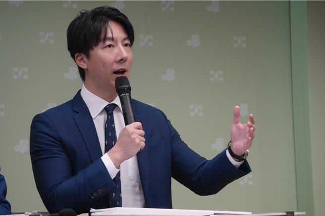 柯P交保谢法官，再押要赖清德适可而止， 民进党酸白营才是两套标准。（民进党提供）