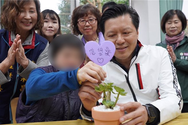 新北市活化运用公有场地，成立第34家身心障碍者小作所，「土城员林小作所」，让身心障碍朋友能在地就养、在地乐活。（新北社会局提供）