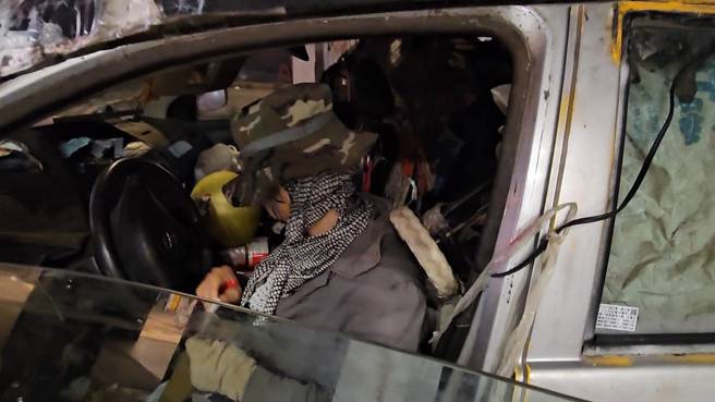 黃姓女車主以車為家長達10年。（記者游定剛拍攝）