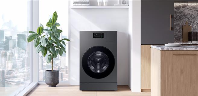 Bespoke AI智慧熱泵滾筒洗衣機導入熱泵式烘乾技術與AI洗烘功能，一機完成洗脫烘。（三星提供）