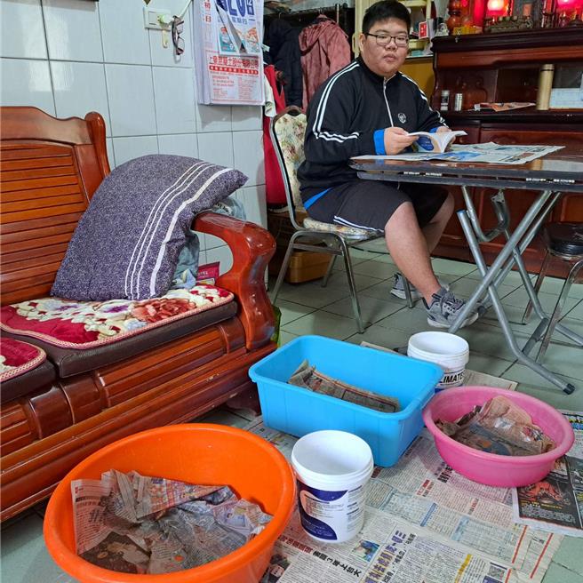 国立基隆高中数理班学生王辰瀚，不畏家境清寒挑战，成功录取台大及清大。（基隆高中提供／徐佑升基隆传真）