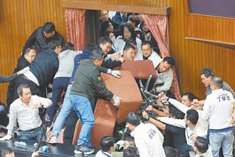 綠戒嚴心態不改 在野憂恐步後塵