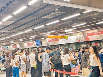 高捷出包停擺 150乘客困隧道