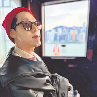 陳大天鑽戒套牢劉樸