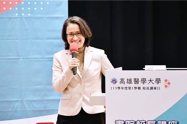 萧美琴分享自己将猫的特质—友善、拚搏、平衡、务实、创意，融合在外交工作中，发展出一套自己的战猫外交哲学。（高医大提供／纪爰高雄传真）