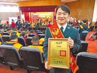 雲林 戲偶雕刻師當義消25年 獲表揚