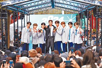 SEVENTOEIGHT簽唱會 粉絲求賞巴掌