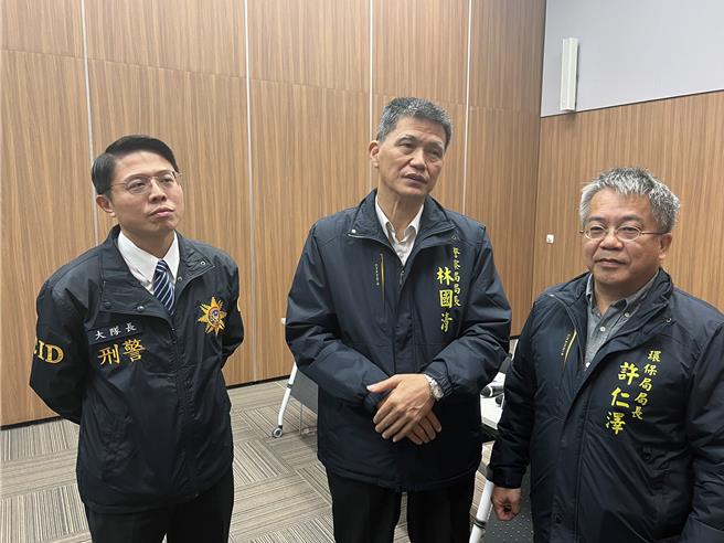 台南市政府环保局长许仁泽5日表示，2年来该局已全面清查全市686处地面型光电案场，主动发现15处案场有异样，均要求回復原状并函送台南地检署侦办；未来针对新申设的光电案场，更将加强管制。（洪荣志摄）