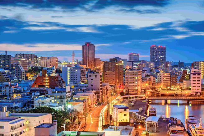 冲绳「那霸」有着古色古香的「首里城」及热闹非凡的「国际通」 (Booking.com提供)