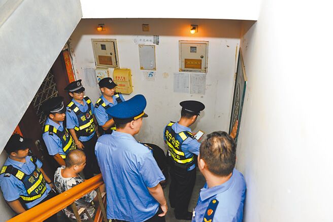 大陆国务院办公厅3日发布《关于严格规范涉企行政检查的意见》，首次对涉企行政检查作出系统性规范。（中新社）