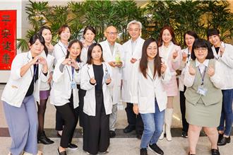 中醫大癌資中心獲「全程照護王」肯定 用心服務癌友