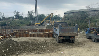 砂石車滑落邊坡   男急搶救「腳沒踩穩」反遭輾斃