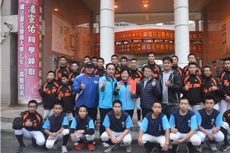 化仁国中棒球队勇夺双冠！吉安乡公所赠奖金、请吃牛排庆祝