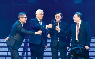 團圓日揭藍圖，聚焦快速成長的新生意 和碩組機器人團隊 拚五年變身