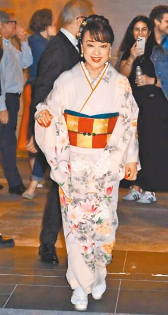 翁倩玉和AI媳婦上演奇遇記