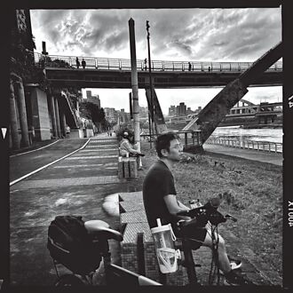 松河街彩虹河濱公園