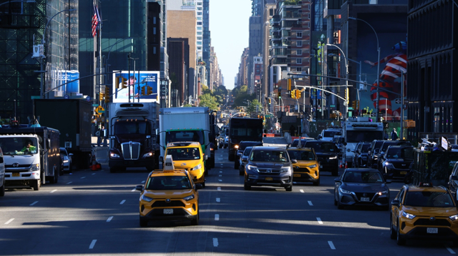 纽约州政府针对进入曼哈顿的车辆收取塞车费，盼改善当地恶劣的交通状况。（示意图。图：shutterstock/达志）