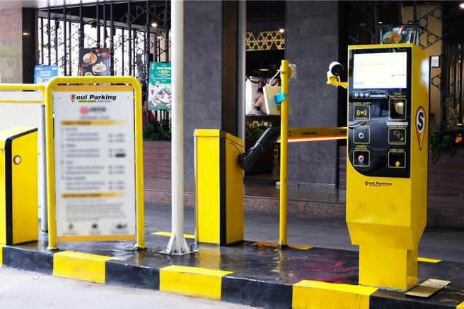 台湾大哥大、AppWorks、USPACE战略投资印尼Soul Parking。图／台湾大哥大提供